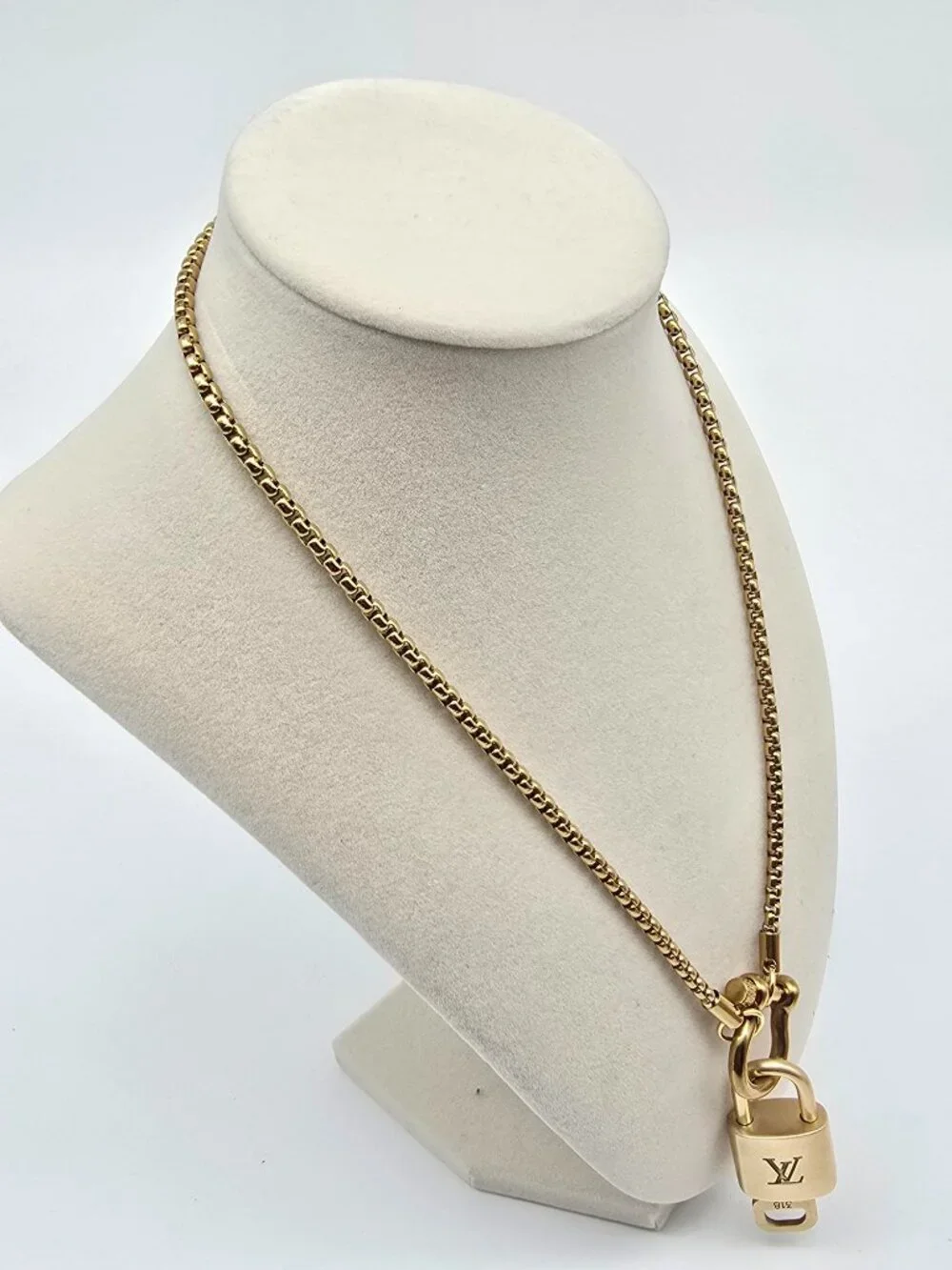Horse Show Style Stainless Steel Chain with Authentic Louis Vuitton Padlock
